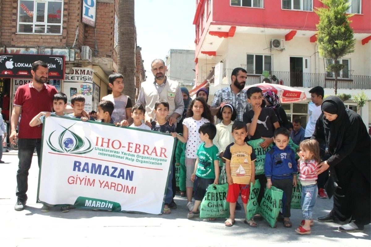 Mardin\'de Yetim Çocuklara Bayramlık Hediye Edildi