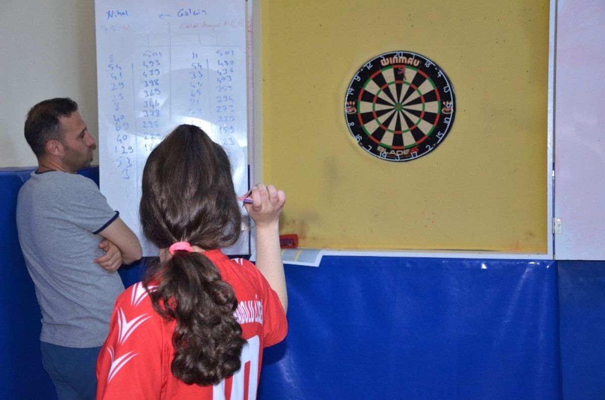 Öğrenciler \'Dart\'ta Birinci Olmak İçin Ter Döktü