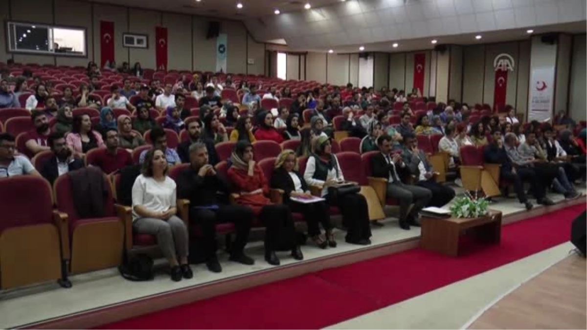 Sığınmacı Gençler Kendini Anlatıyor" Konferansı