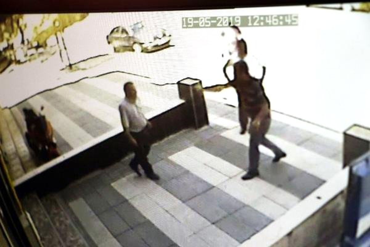 Tacizciyi Terlikle Döven Kadın: Şiddete Karşıyım Ama Dayanamadım