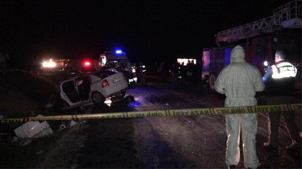 Tokat\'ta Polislerin Olduğu Araç Tırla Çarpıştı: 2 Ölü, 2 Yaralı