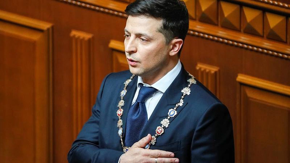 Ukrayna\'da Göreve Başlayan Zelenskiy, İlk İcraatına Parlamentoyu Feshederek Başladı