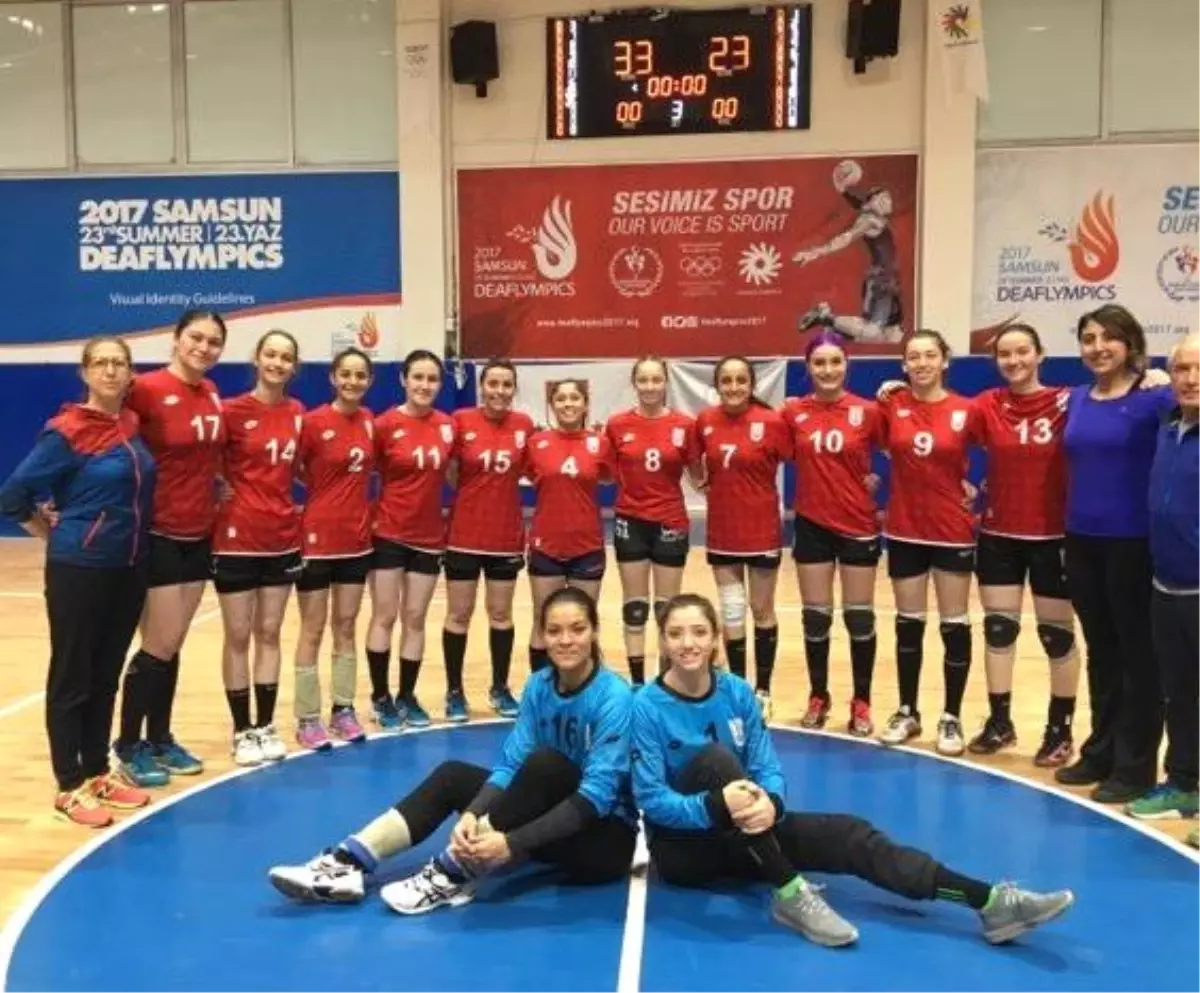 Üniversite Hentbol Takımı Türkiye İkincisi Oldu