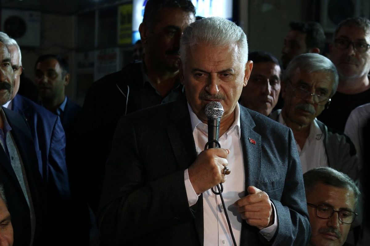 Yolları Böleriz Türkiye\'yi Böldürmeyiz"