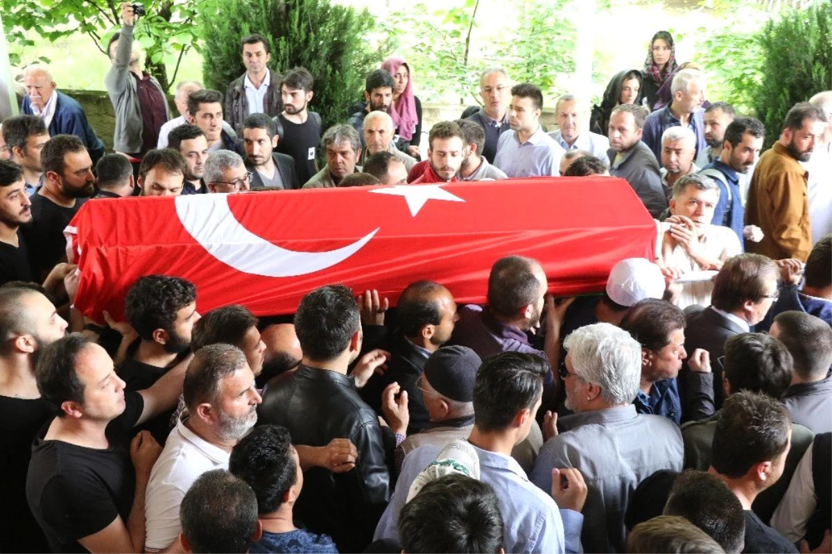 Antalya\'da Öldürülen Arkeolog Gözyaşları İçinde Defnedildi