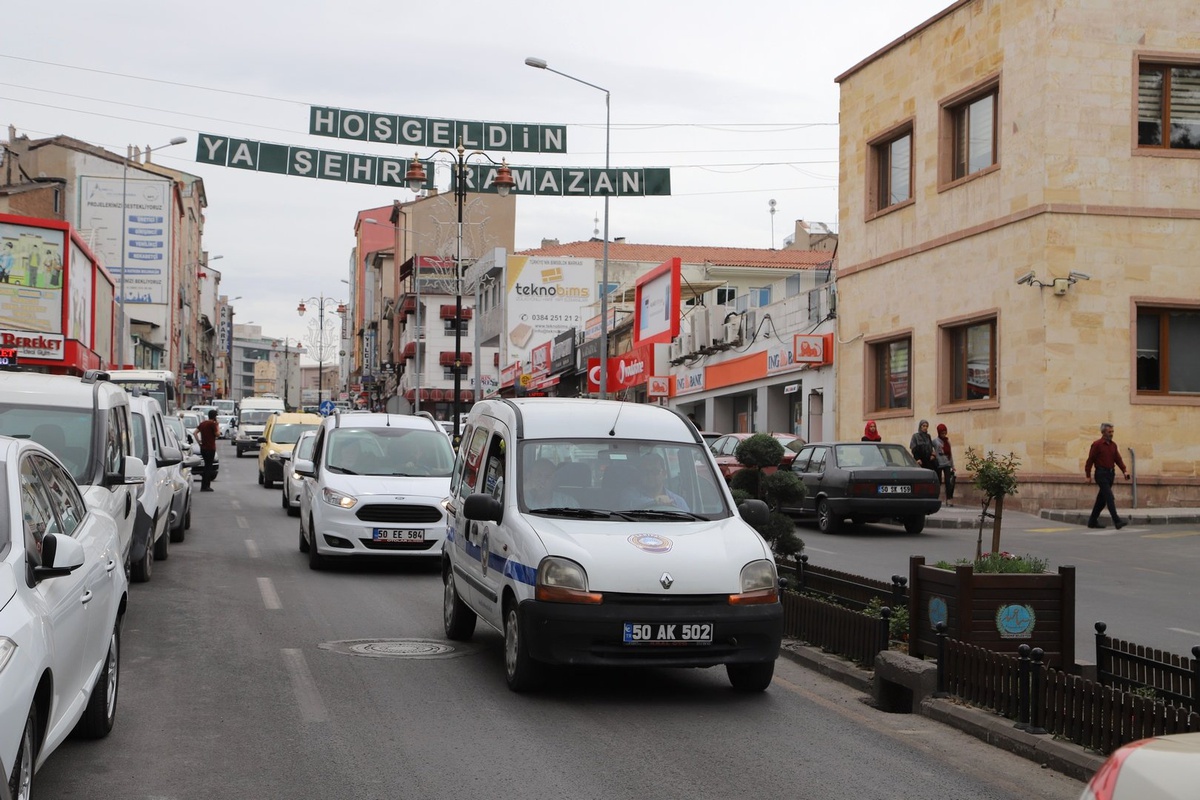 Atatürk Bulvarı Üzerindeki Yaya Geçitlerine Yeni Düzenleme