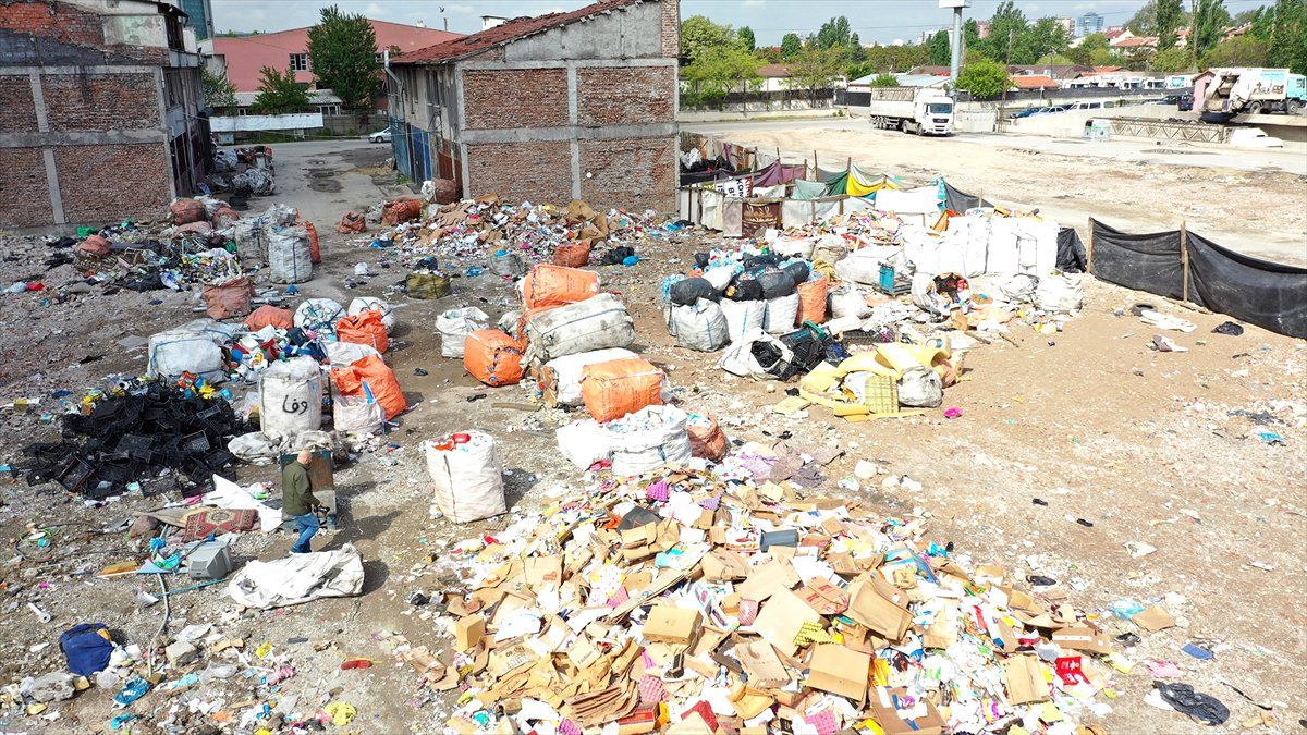 Başkent Zabıtasından Katı Atık Temizliği