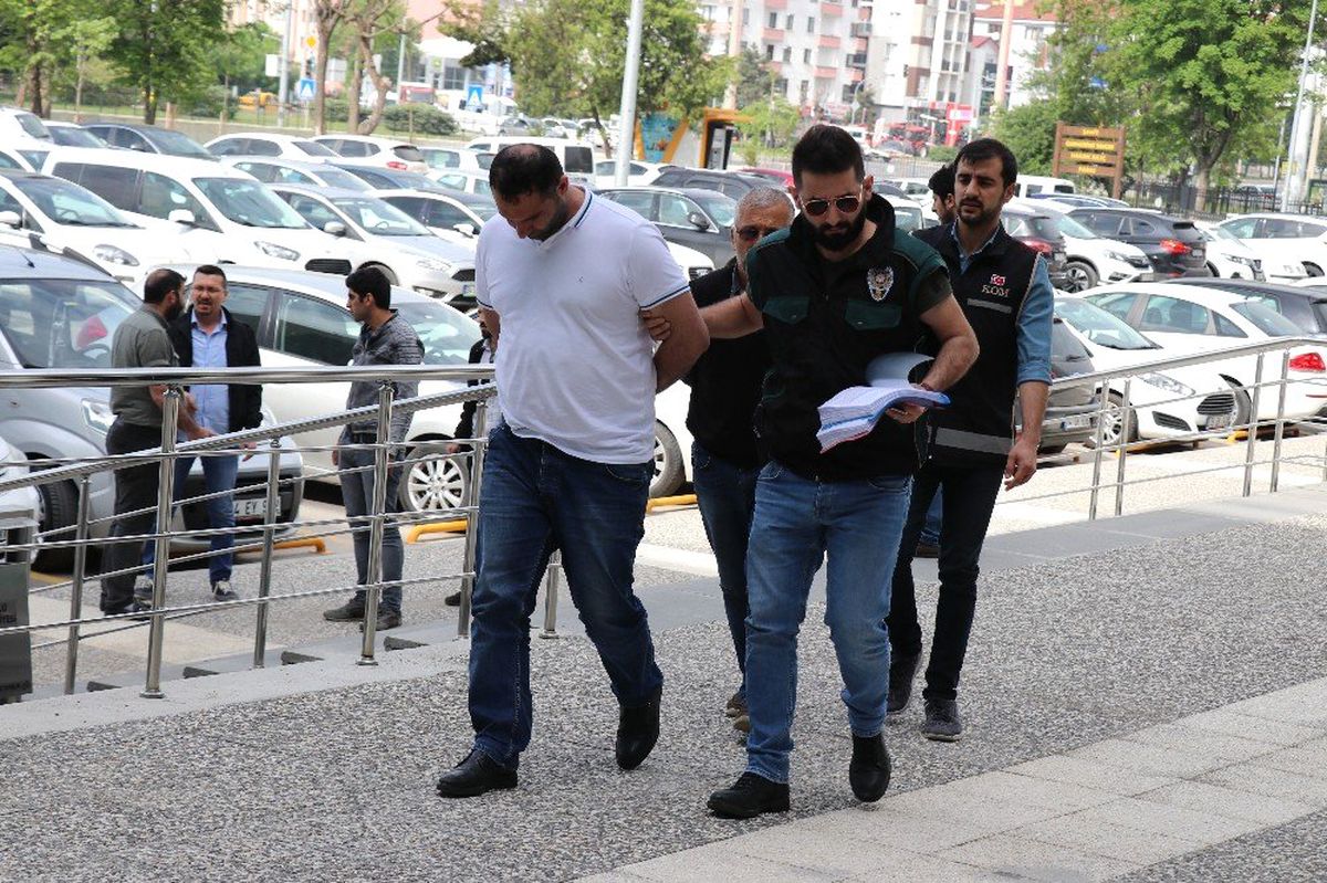 Bolu\'da, 7 Kilo 900 Gram Eroin Ele Geçirildi
