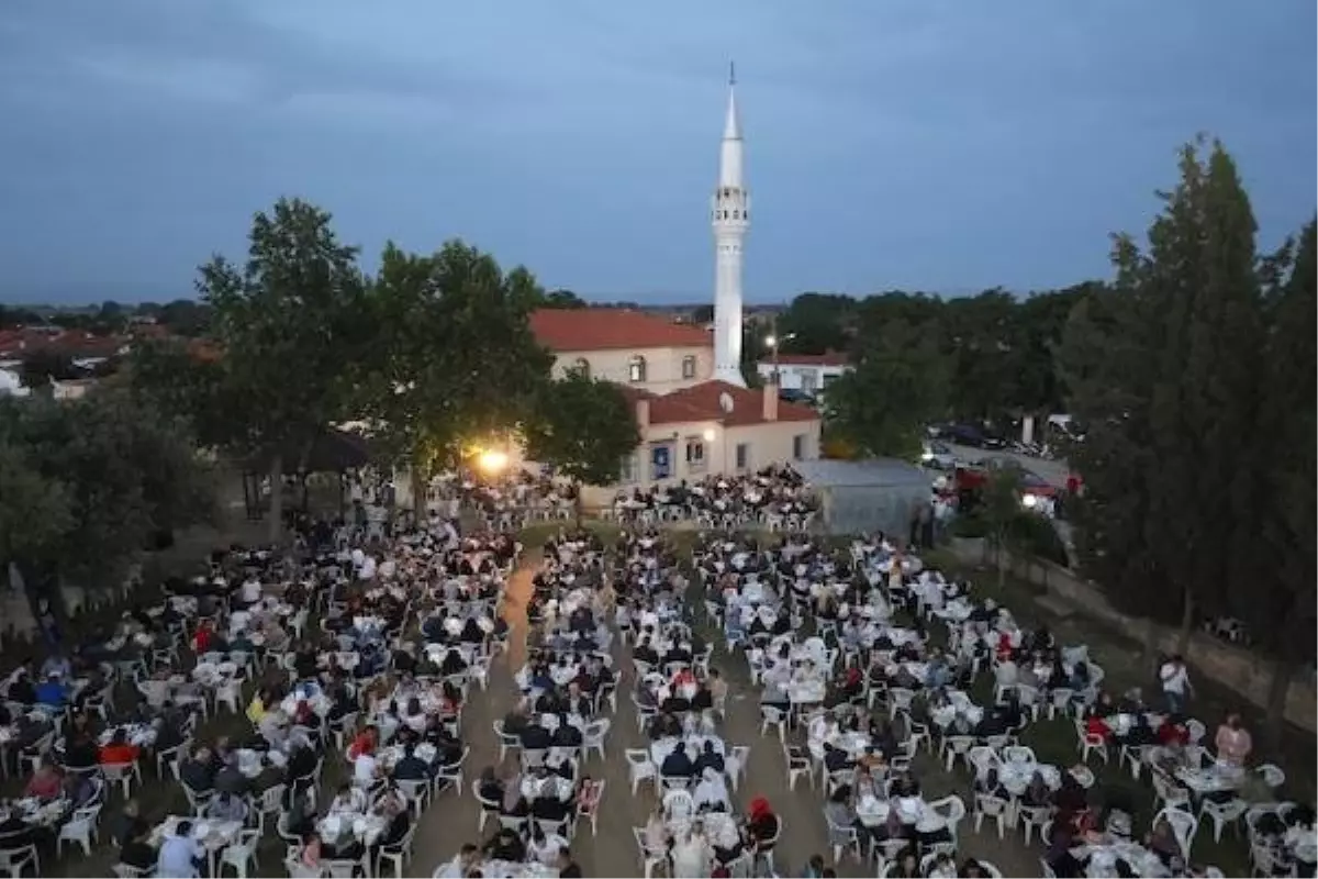 Bursa Büyükşehir Belediyesi\'nden, Batı Trakya Türklerine İftar ve Sahur Programı