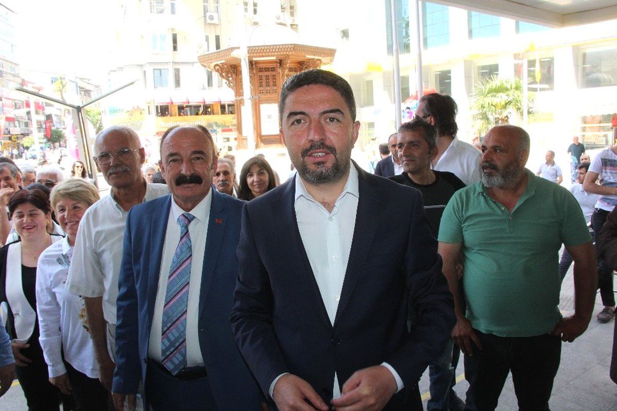 CHP İl Örgütünden İmamoğlu\'nun Seçim Kampanyasına Bağış