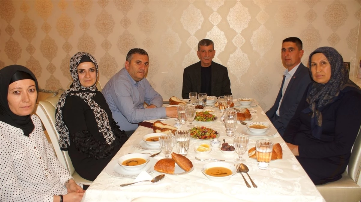 Çubuk Belediye Başkanı Baki Demirbaş\'dan Şehit Ailesiyle İftar