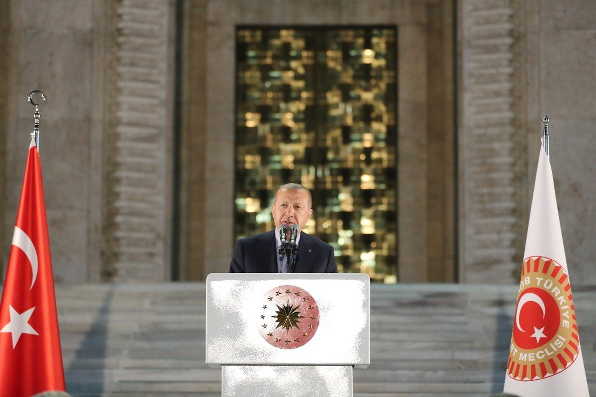 Cumhurbaşkanı Erdoğan: "Gelin Büyük ve Güçlü Türkiye\'yi Birlikte İnşa Edelim"