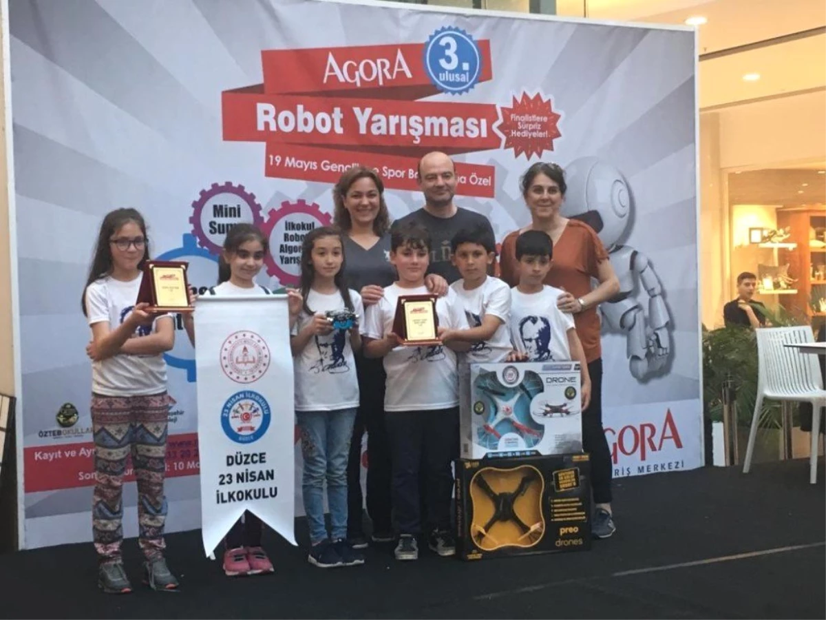 Düzce 23 Nisan İlkokulu Öğrencileri Robot Yarışmasında 3. Oldu