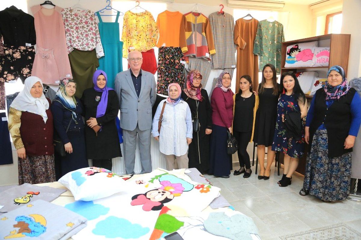 El Emeği Ürünler Yıl Sonu Sergisinde