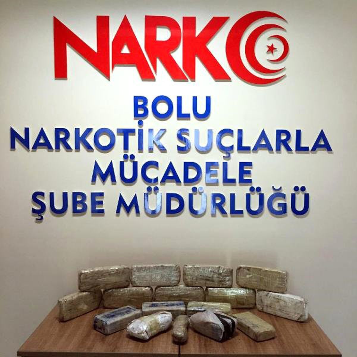 Emekli Uzman Çavuş ve Emlakçı 7 Kilo Eroinle Yakalandı