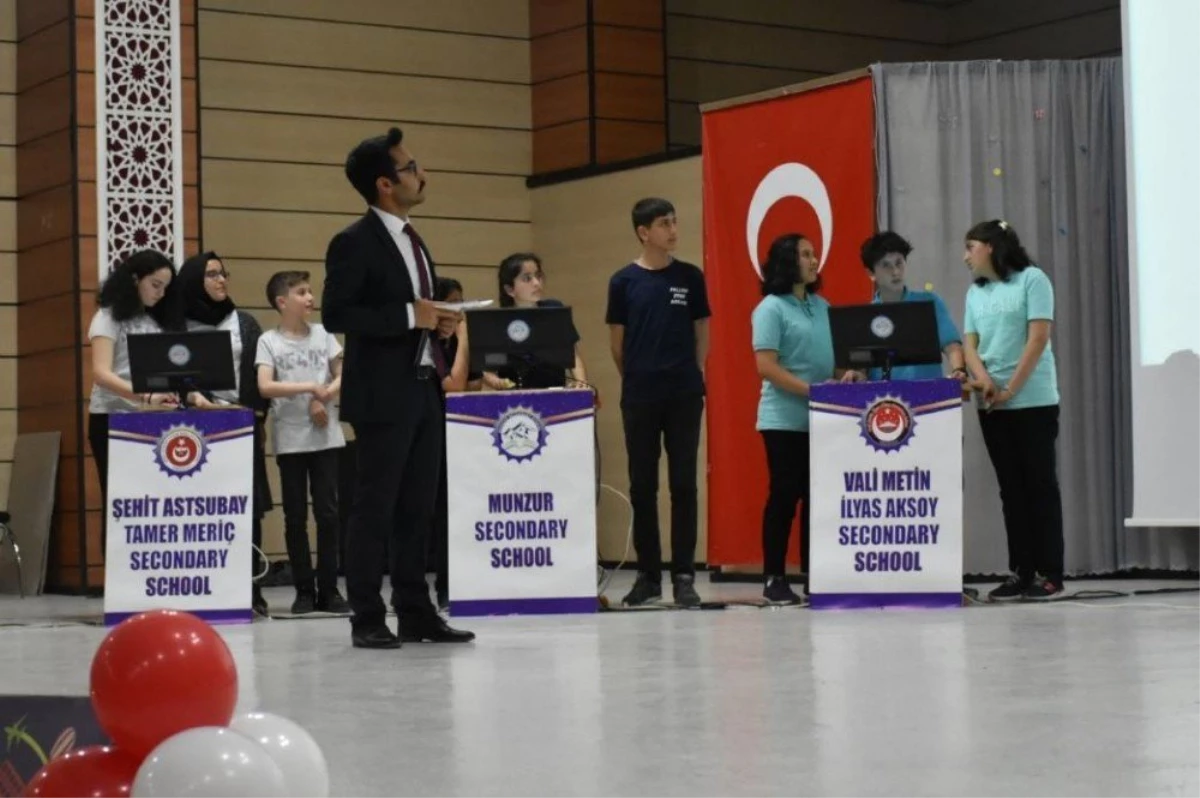 Erzincan\'da Ortaokullar Arası Bilgi Yarışması Yapıldı