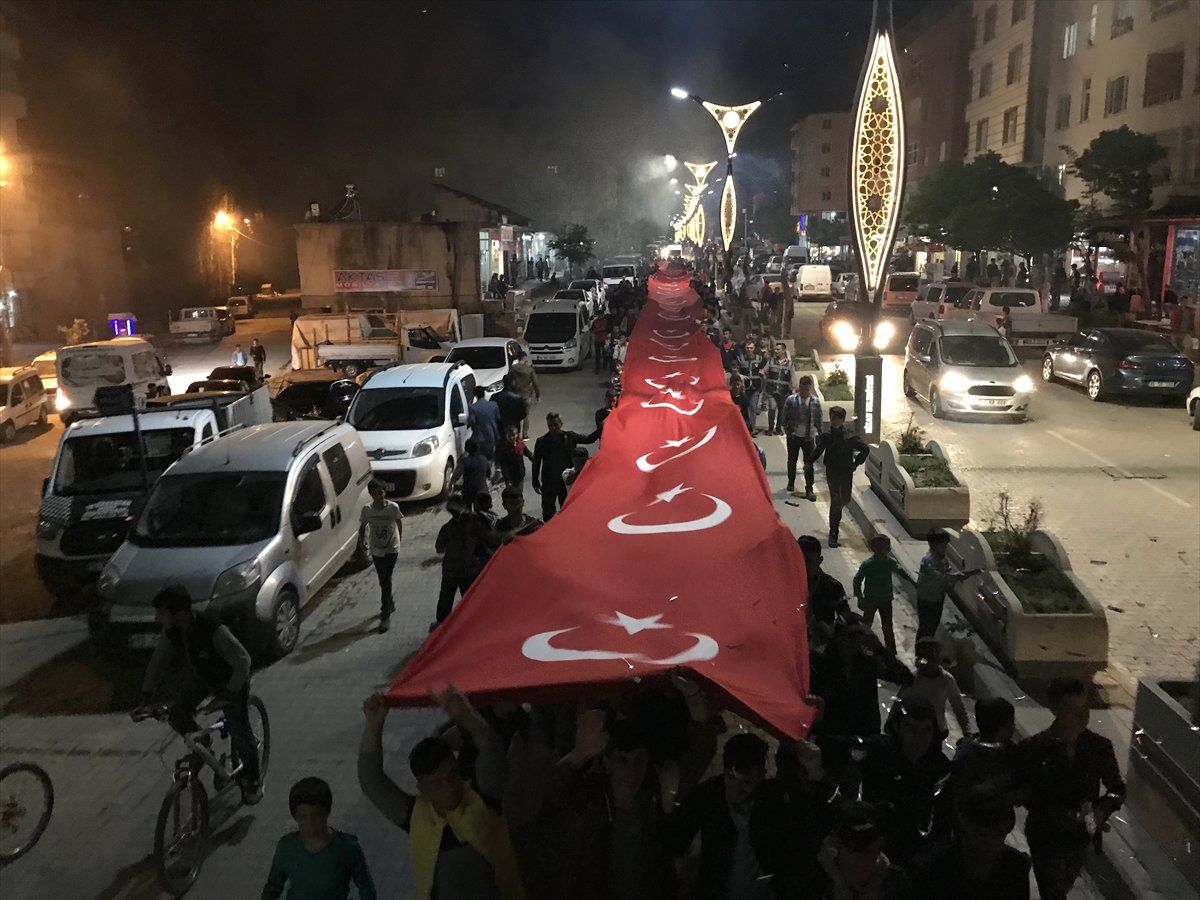 Hizan\'da Gençlik Yürüyüşü