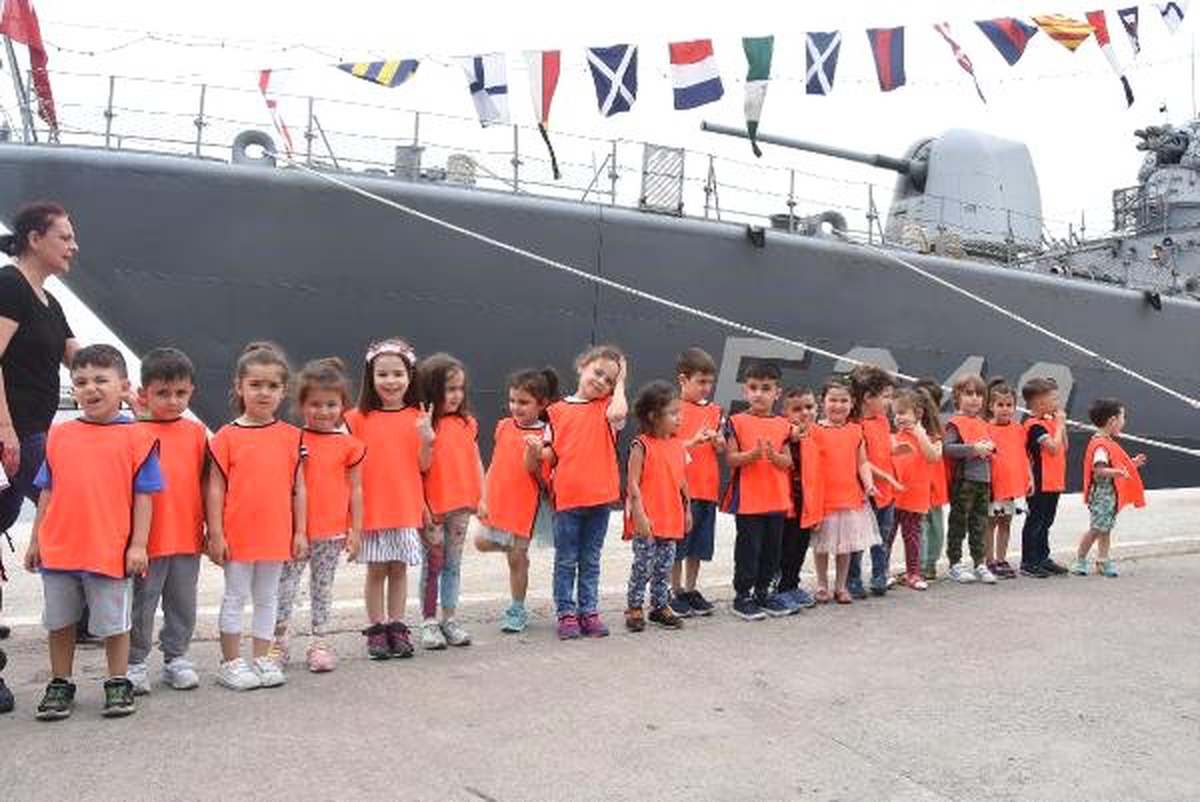 İzmirliler, Tcg Yavuz Fırkateynini Gezdi