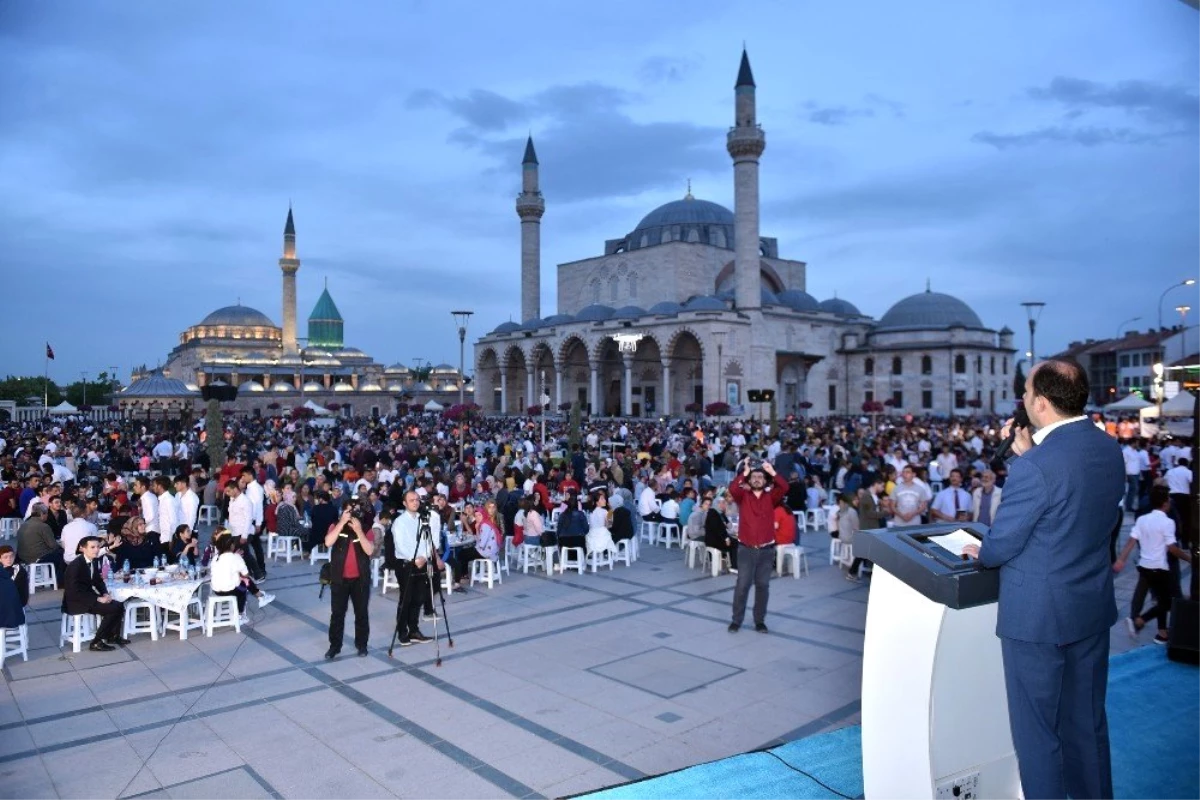 Konya\'da Ümmetin Yetimleri Kardeşlik İftarında Buluştu