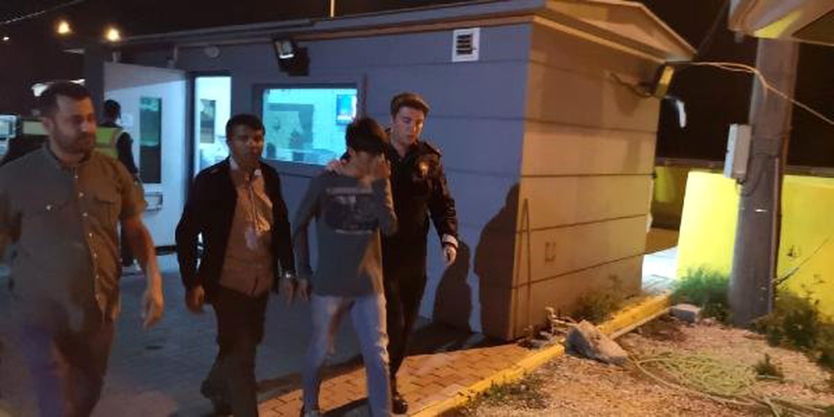 Otobüsün Bagajından Kaçak Göçmenler Çıktı