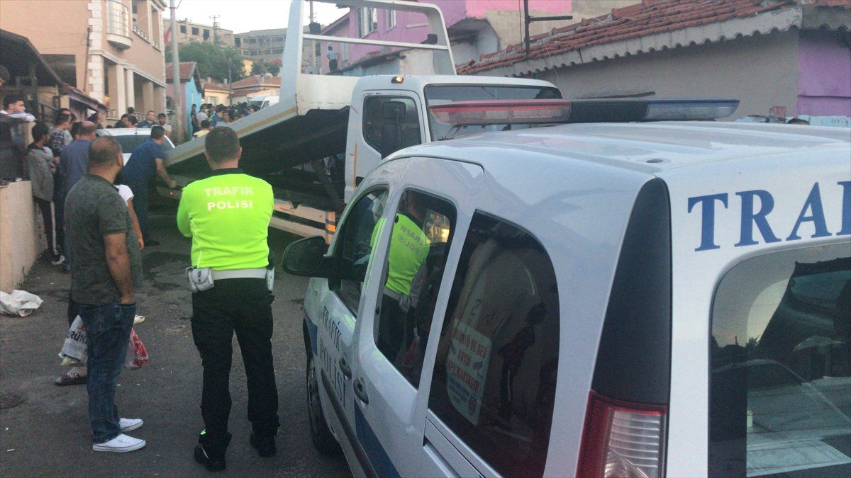 Otomobille Polislere Çarpan Şüpheli Yakalandı