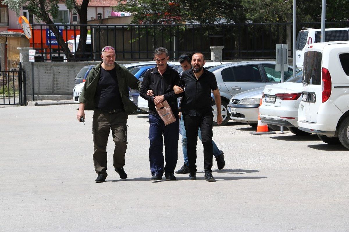 Öz Oğluna Para Gönderilmesini Engelleyen Eşini Öldürdü