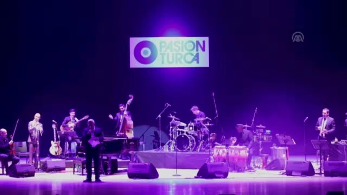 Pink Martini Başkentte Konser Verdi