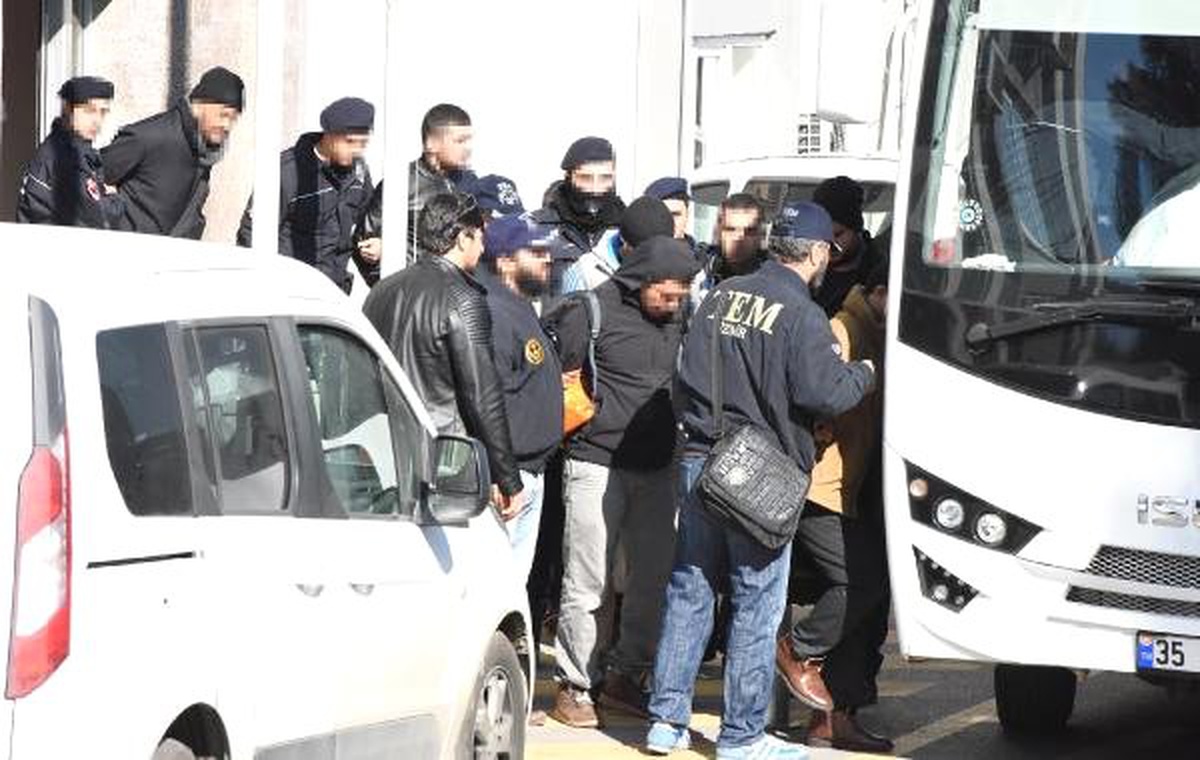 Reina Saldırısı Sonrası İzmir\'de Açılan 22 Sanıklı Davaya Devam Edildi