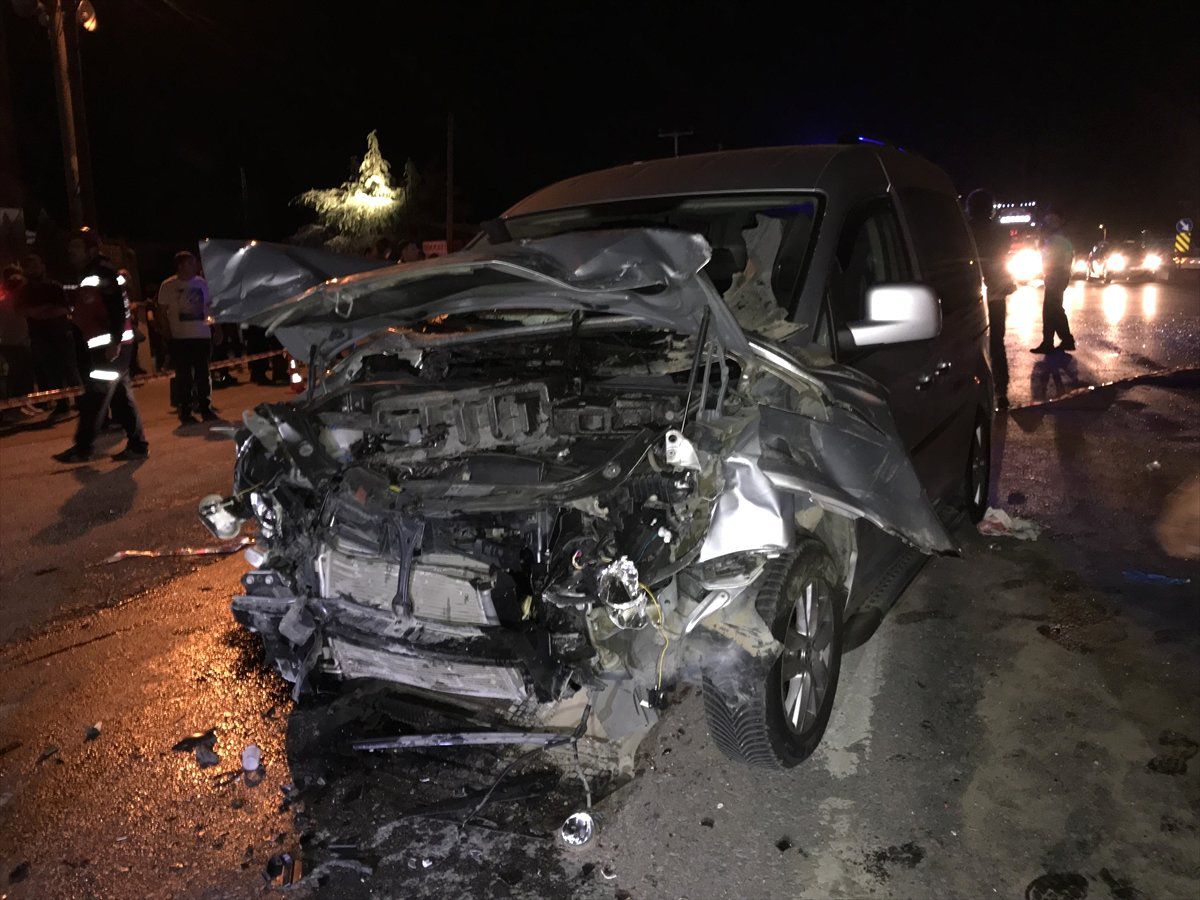 Sakarya\'da Trafik Kazası: 10 Yaralı
