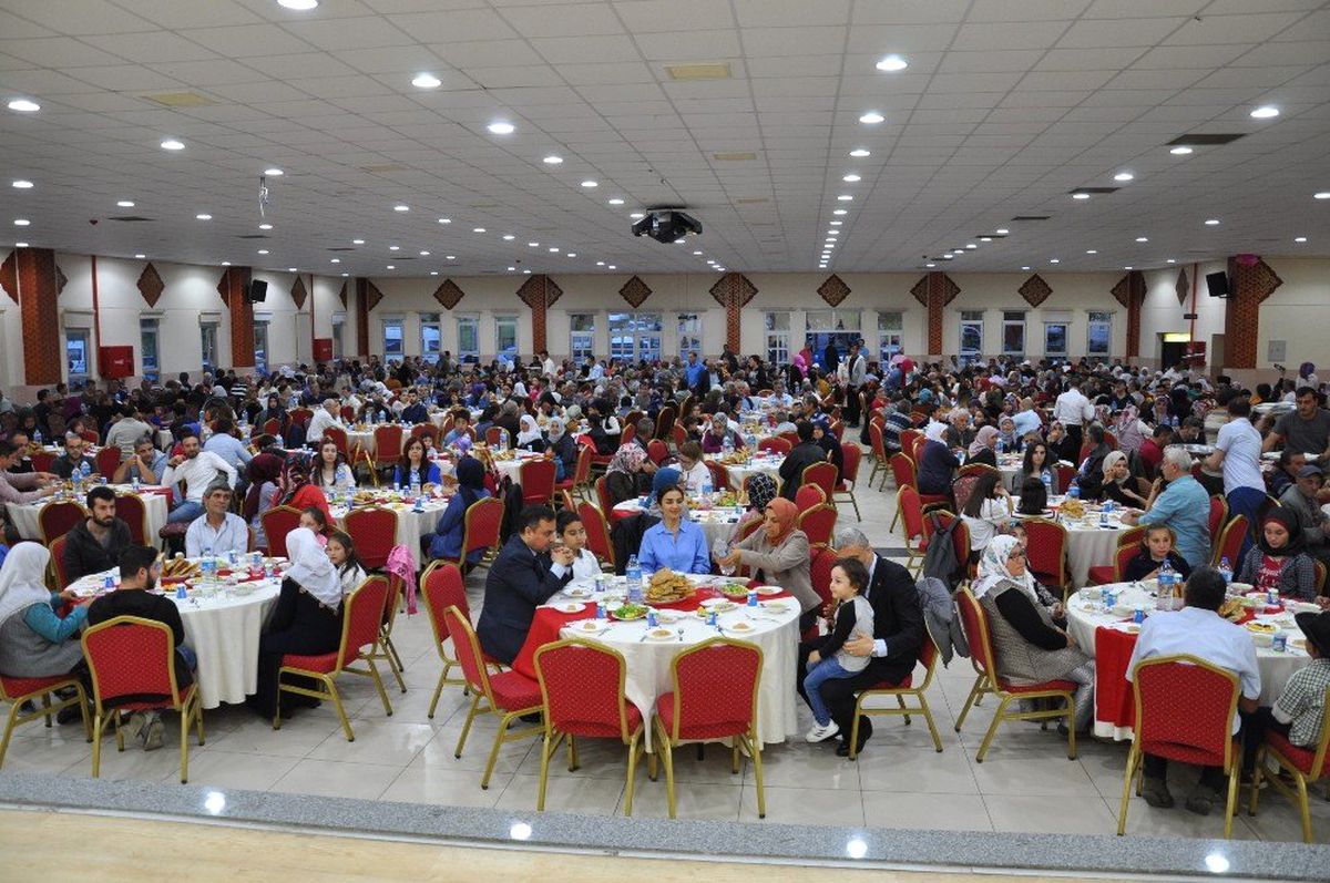 Simav\'daki Engelli Vatandaşlar İftarda Buluştu