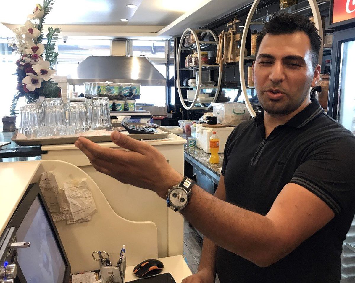 Şişli\'de Esnaf Hırsızlık Yaparken Yakaladığı Şahsı Tokatlayarak Kovdu