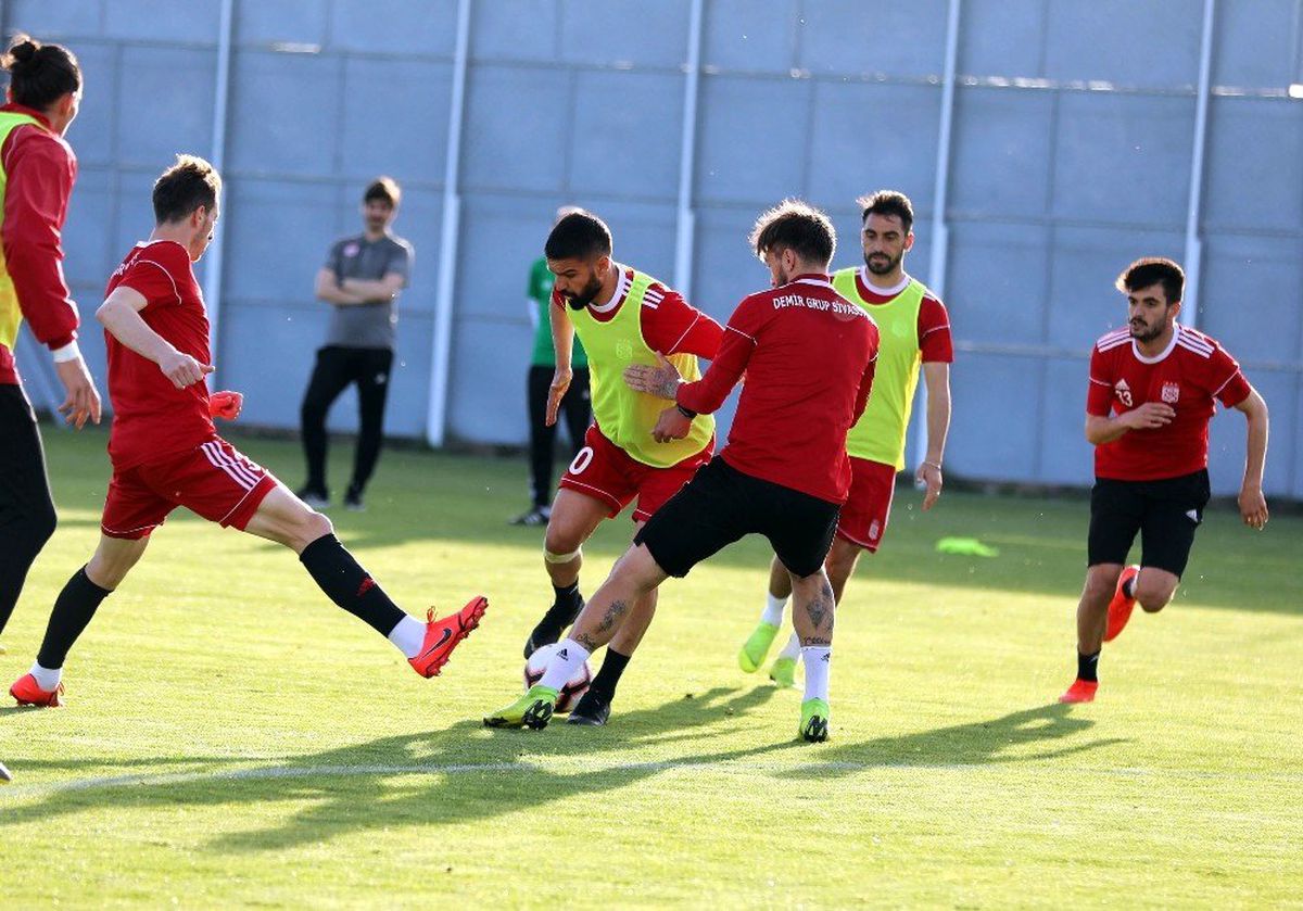 Sivasspor\'da İzin Yok, İdman Var!