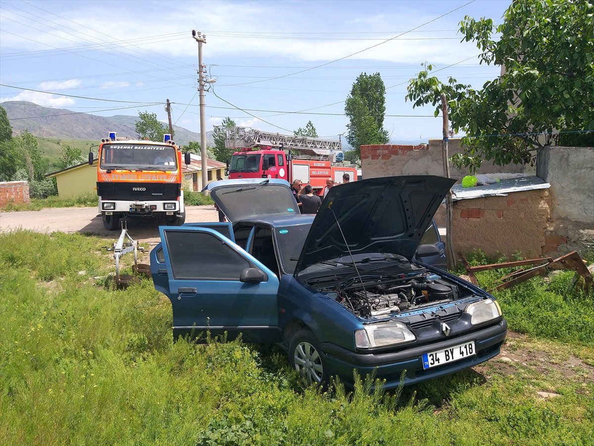 Suşehri\'nde Araç Yangını