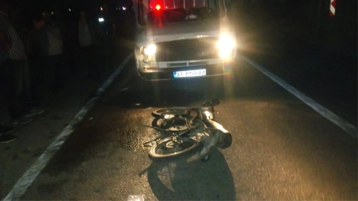 Tarsus\'ta Kamyonetle Motosiklet Çarpıştı: 1 Ölü, 1 Yaralı