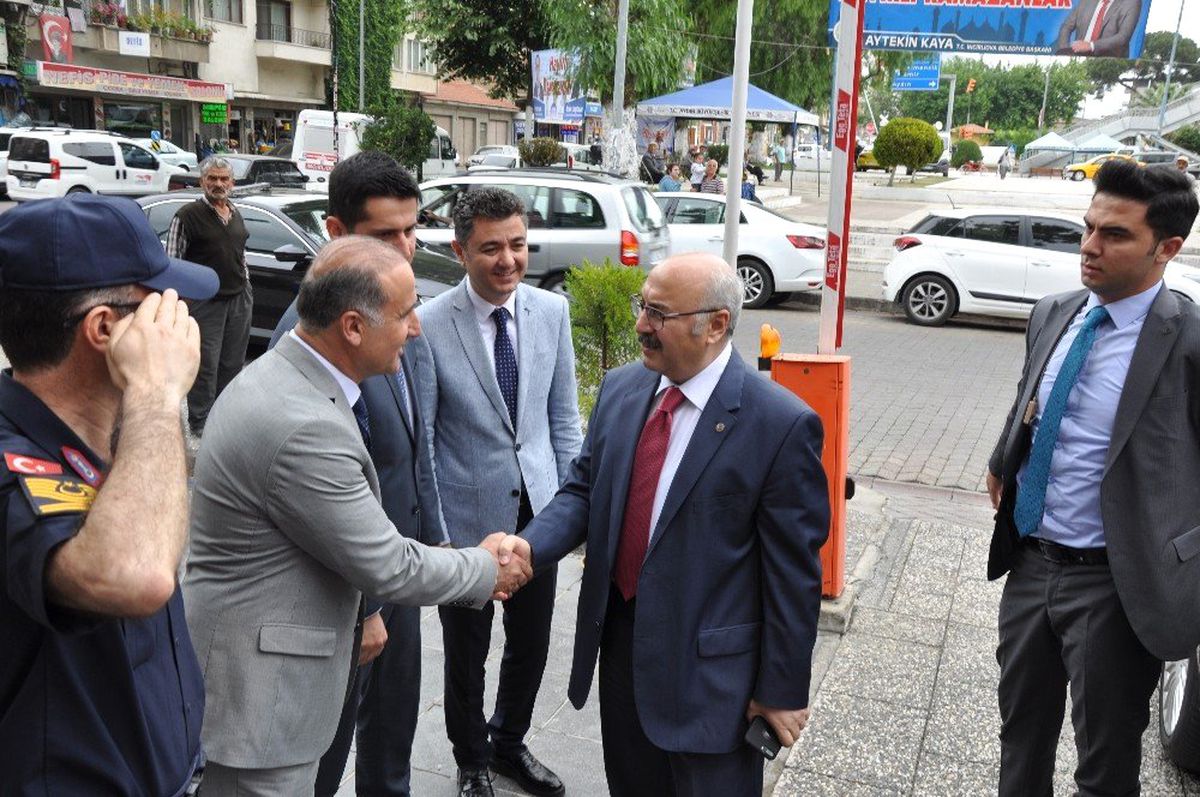 Vali Köşger\'den Başkan Kaya\'ya Hayırlı Olsun Ziyareti
