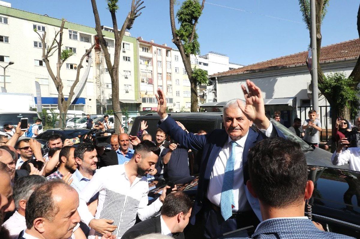 Yıldırımdan Gazetecilere "Yer Sofrası" Yanıtı