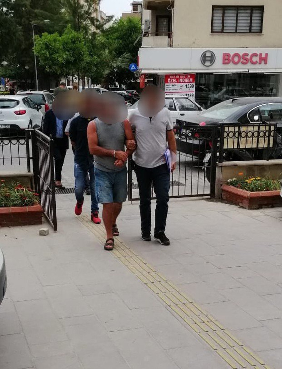 5 Hırsızlık Olayının Şüphelisi Bir Başka Hırsızlık İçin Keşif Yaparken Suçüstü Yakalandı