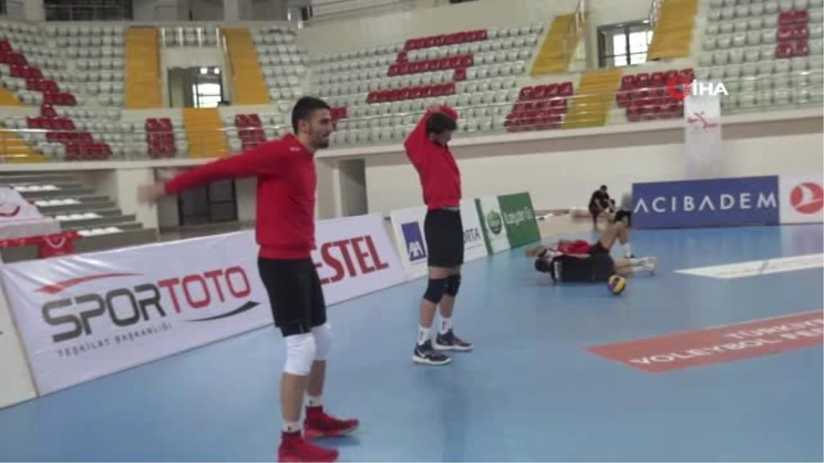 A Milli Erkek Voleybol Takımı Sivas\'ta Kampa Girdi