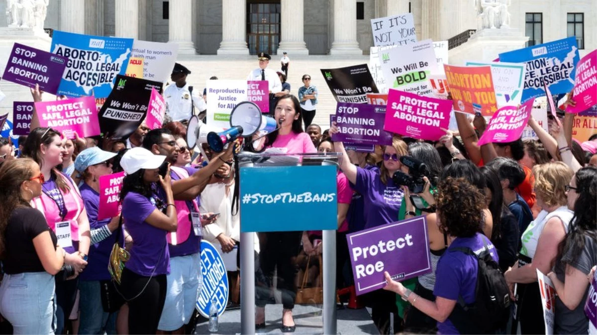 ABD\'de Kadınlar Kürtaj Yasaklarını Protesto Etmek İçin Sokaklarda: \'Benim Bedenim, Benim Kararım\'