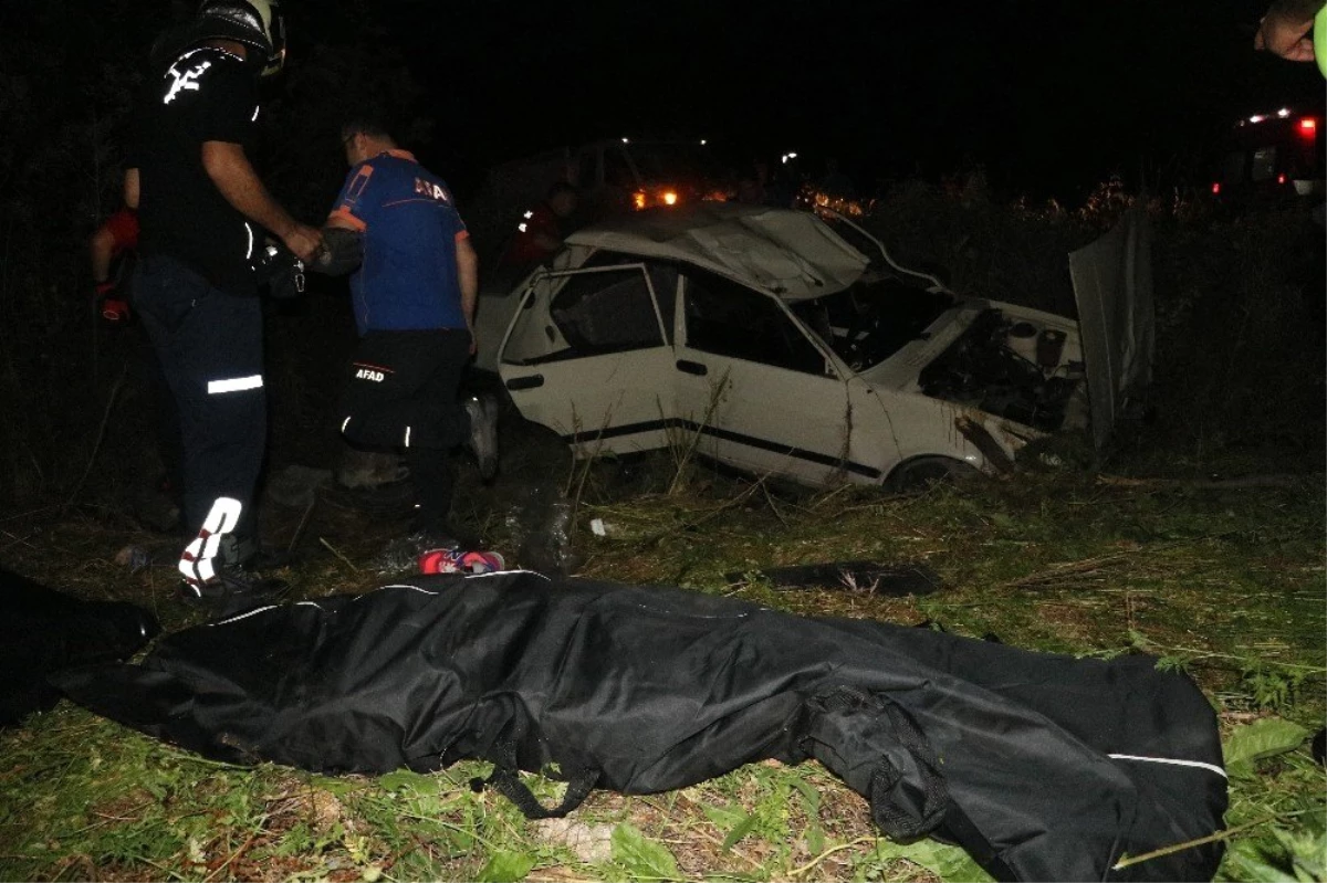 Adana\'da Otomobil Şarampole Devrildi: 2 Ölü, 2 Yaralı