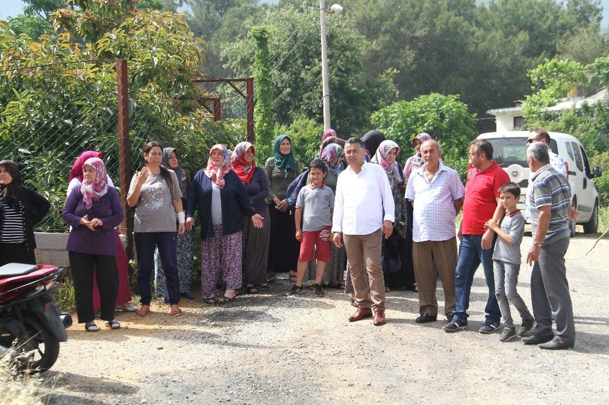 Alanya\'da Mahalleli Baz İstasyona Tepki Gösterdi