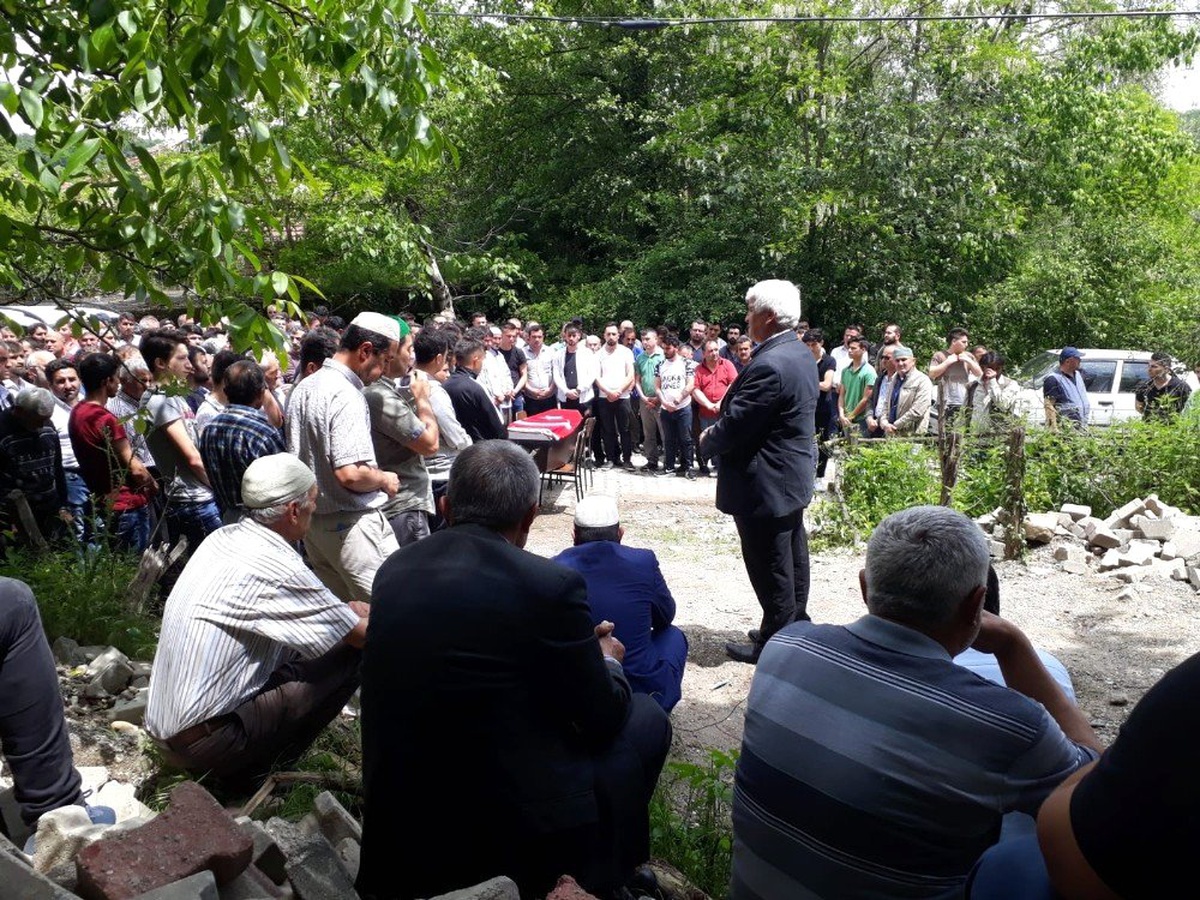 Ardahan\'da Ki Taş Ocağında Ölen Genç Toprağa Verildi
