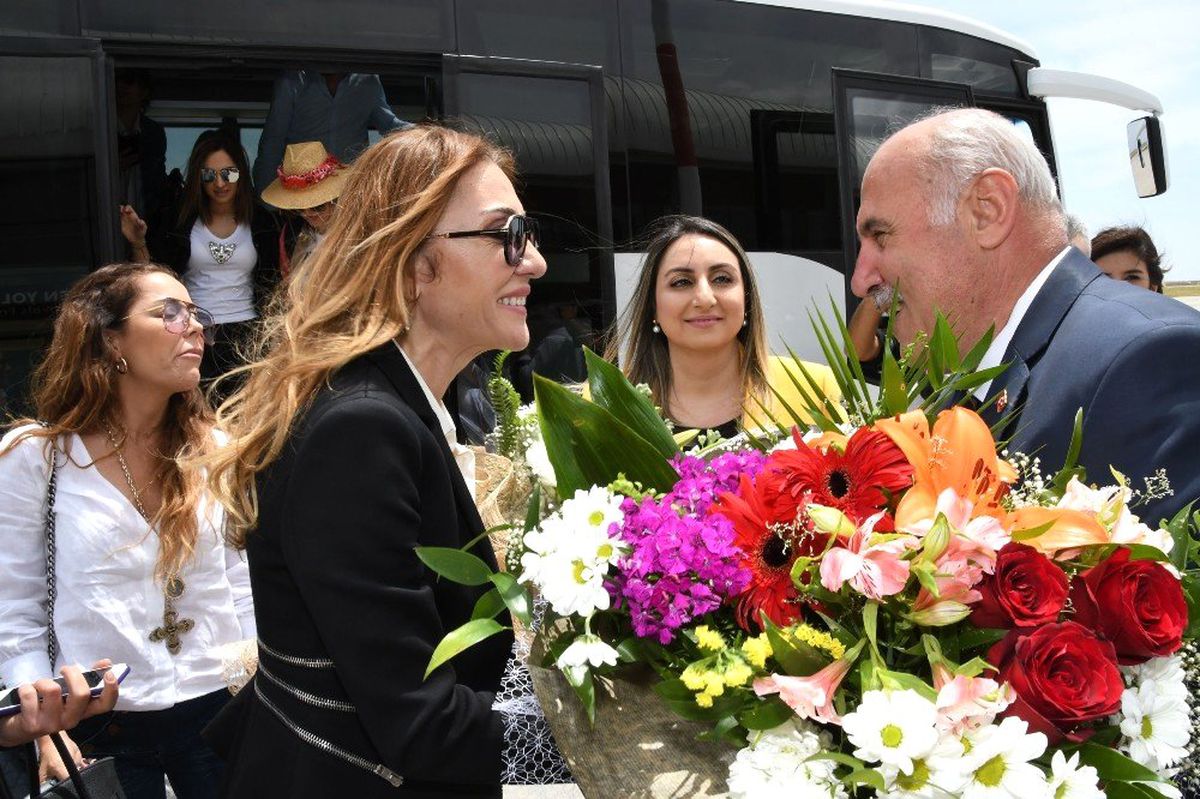 Bakan Eşi Pervin Ersoy Ünlüler ile Birlikte Adıyaman\'da