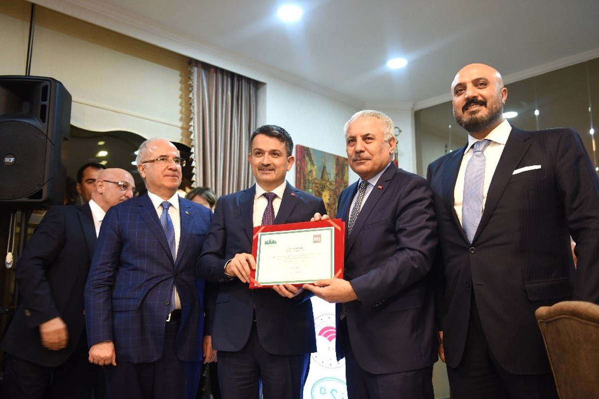 Bakan Pakdemirli Şehit ve Gazi Aileleriyle İftarda Buluştu