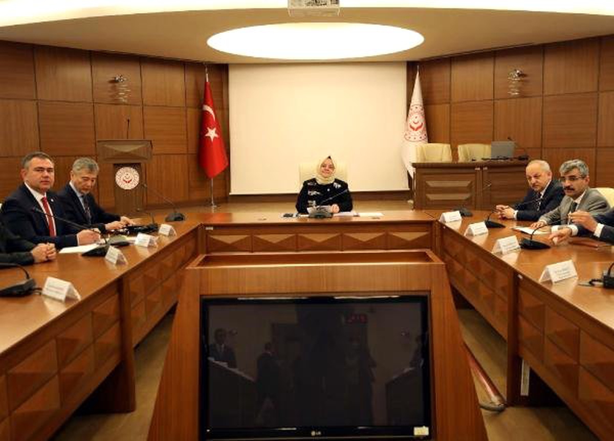 Bakan Selçuk: Eczacılarımıza 230 Milyon Lira İyileştirme Sağladık