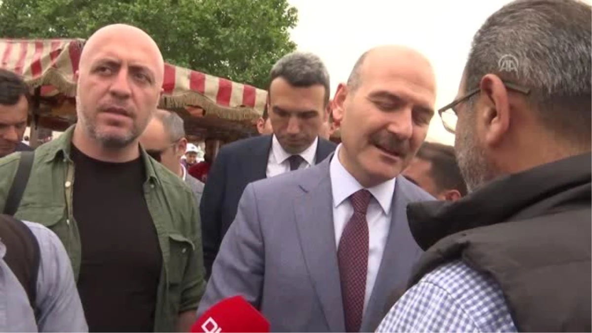 Bakan Soylu Mısır Çarşısı Esnafını Ziyaret Etti