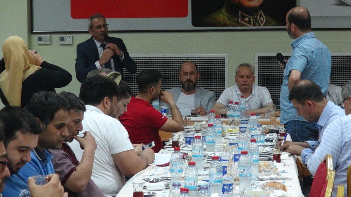 Başkan Bozdoğan, Basın Mensuplarıyla İftarda Buluştu