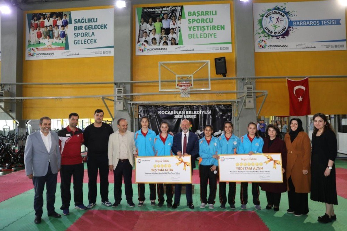 Başkan Çolakbayrakdar, Sporcuları Ödüllendirdi