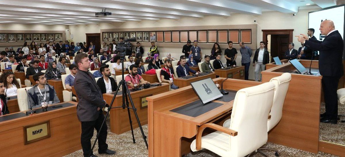 Başkan Sekmen, "100. Yıl Gençleri" ile Buluştu