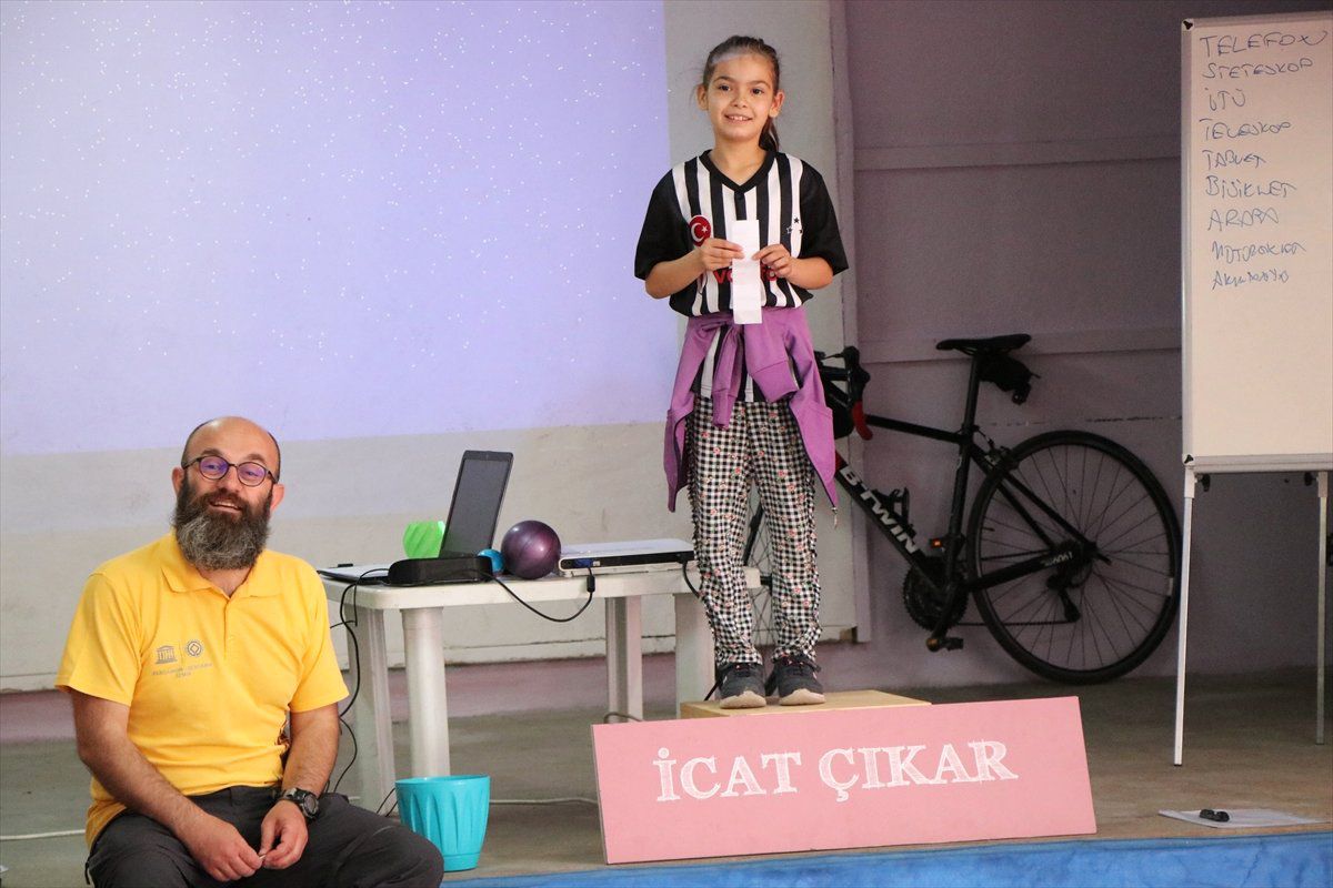Bergama\'da Çocuklar Hayallerindeki İcatları Paylaşıyor